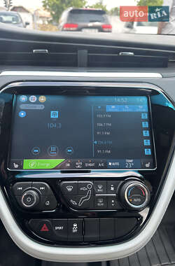 Хэтчбек Chevrolet Bolt EV 2021 в 