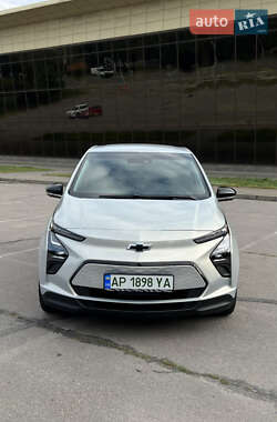 Хэтчбек Chevrolet Bolt EV 2023 в 