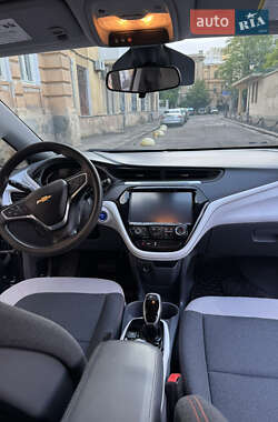Хэтчбек Chevrolet Bolt EV 2018 в 