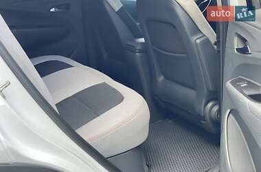 Хэтчбек Chevrolet Bolt EV 2017 в 