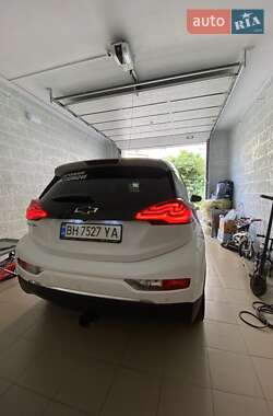 Хэтчбек Chevrolet Bolt EV 2017 в 