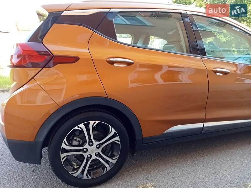 Хэтчбек Chevrolet Bolt EV 2017 в Ужгороде