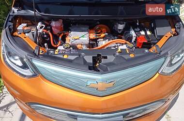 Хэтчбек Chevrolet Bolt EV 2017 в 