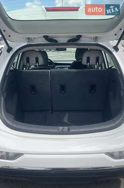 Хэтчбек Chevrolet Bolt EV 2017 в 