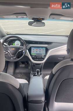Хэтчбек Chevrolet Bolt EV 2017 в 
