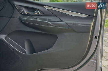 Хэтчбек Chevrolet Bolt EV 2023 в 