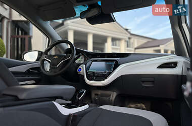 Хэтчбек Chevrolet Bolt EV 2020 в 