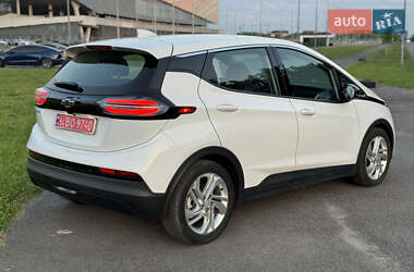 Хэтчбек Chevrolet Bolt EV 2023 в 