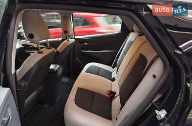 Хэтчбек Chevrolet Bolt EV 2020 в 