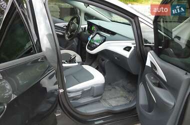 Хетчбек Chevrolet Bolt EV 2017 в 