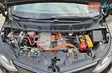 Хэтчбек Chevrolet Bolt EV 2017 в 