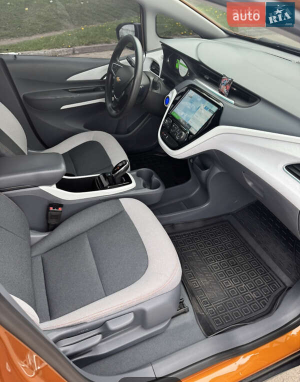 Хэтчбек Chevrolet Bolt EV 2017 в Хмельницком