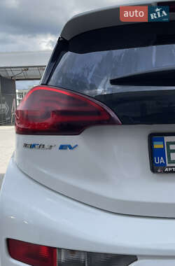Хэтчбек Chevrolet Bolt EV 2017 в 
