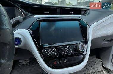 Хэтчбек Chevrolet Bolt EV 2017 в 