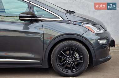 Хэтчбек Chevrolet Bolt EV 2018 в 