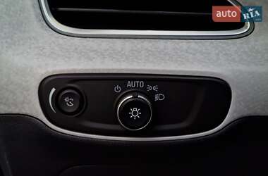 Хэтчбек Chevrolet Bolt EV 2018 в 