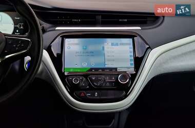 Хэтчбек Chevrolet Bolt EV 2018 в 