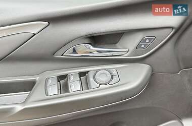 Хэтчбек Chevrolet Bolt EV 2023 в 