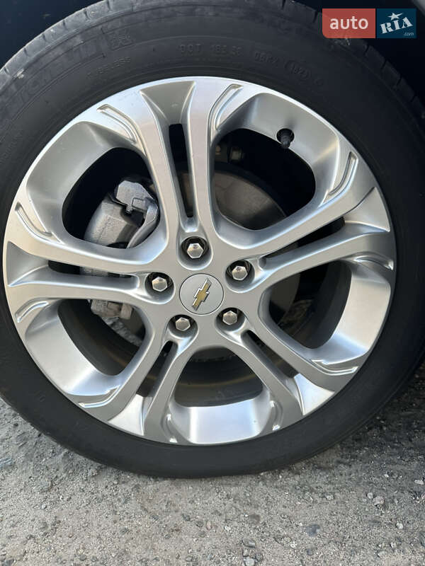 Хэтчбек Chevrolet Bolt EV 2018 в Киеве