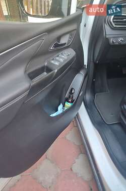 Хэтчбек Chevrolet Bolt EV 2022 в 