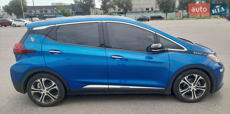 Хэтчбек Chevrolet Bolt EV 2020 в Киеве