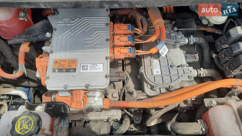 Хэтчбек Chevrolet Bolt EV 2020 в Киеве