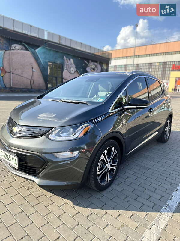 Хэтчбек Chevrolet Bolt EV 2020 в 