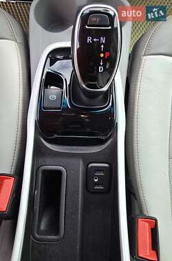 Хэтчбек Chevrolet Bolt EV 2020 в 