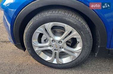 Хэтчбек Chevrolet Bolt EV 2019 в 