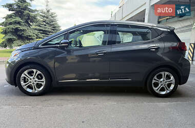 Хетчбек Chevrolet Bolt EV 2021 в 