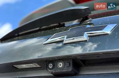 Хэтчбек Chevrolet Bolt EV 2017 в 