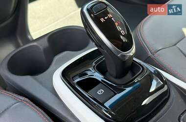 Хэтчбек Chevrolet Bolt EV 2017 в 