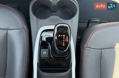Хэтчбек Chevrolet Bolt EV 2017 в 
