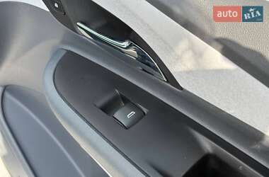 Хэтчбек Chevrolet Bolt EV 2017 в 