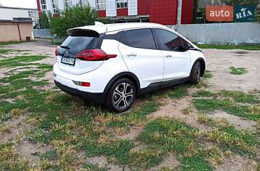 Хэтчбек Chevrolet Bolt EV 2017 в 