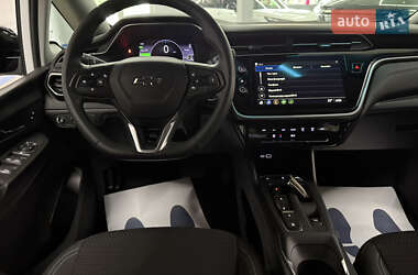 Хэтчбек Chevrolet Bolt EV 2023 в 