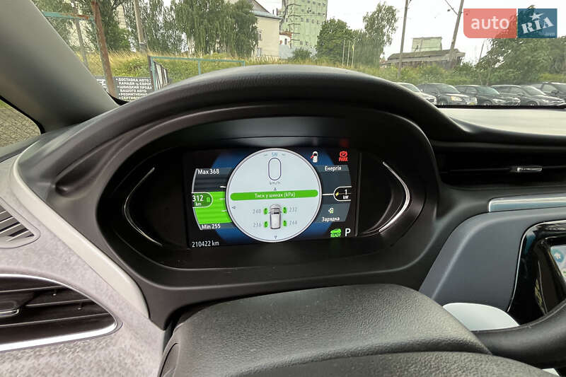 Хэтчбек Chevrolet Bolt EV 2017 в Стрые
