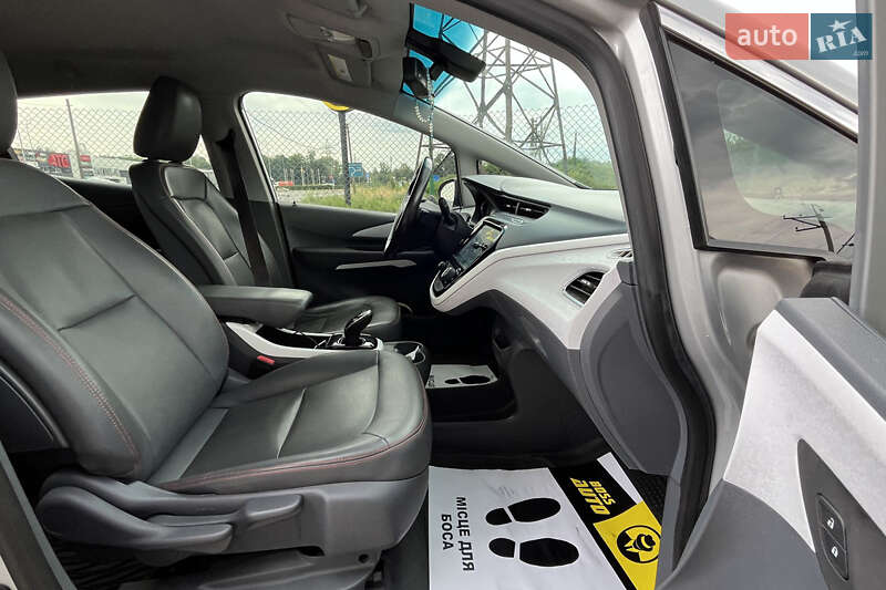 Хэтчбек Chevrolet Bolt EV 2017 в Стрые