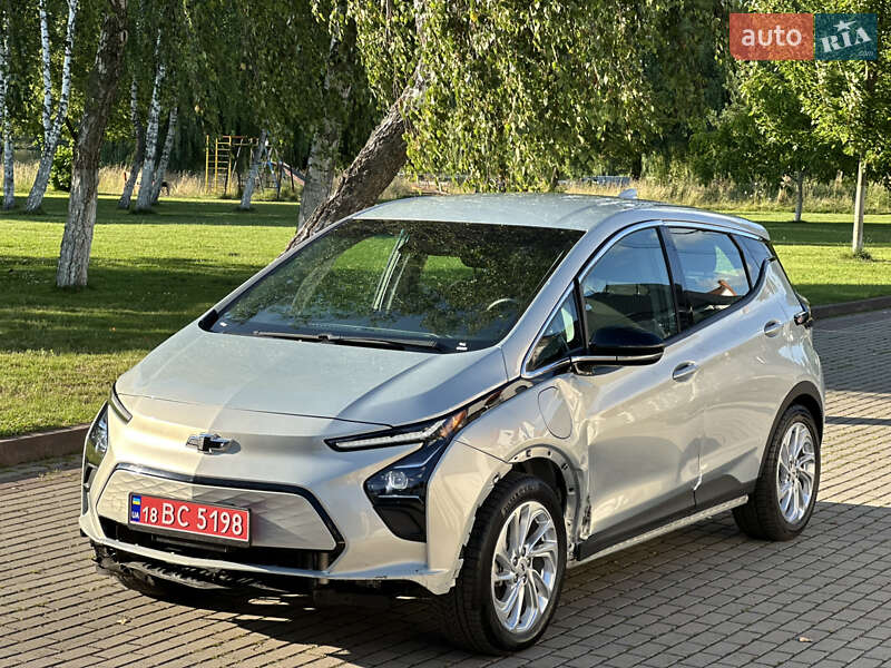 Хэтчбек Chevrolet Bolt EV 2023 в 