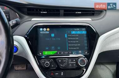Хэтчбек Chevrolet Bolt EV 2020 в 