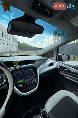 Хэтчбек Chevrolet Bolt EV 2020 в 