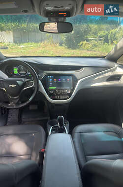 Хэтчбек Chevrolet Bolt EV 2018 в 