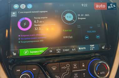 Хэтчбек Chevrolet Bolt EV 2020 в 