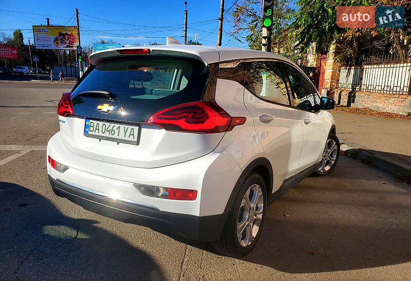 Хетчбек Chevrolet Bolt EV 2016 в Києві фото 5 Хетчбек Chevrolet Bolt EV 2016 в Києві