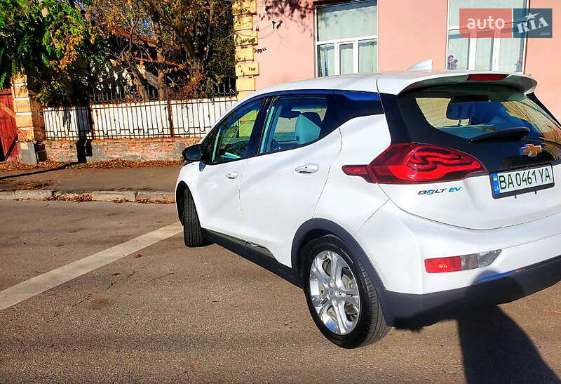 Хетчбек Chevrolet Bolt EV 2016 в Києві фото 7 Хетчбек Chevrolet Bolt EV 2016 в Києві
