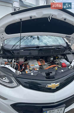 Хэтчбек Chevrolet Bolt EV 2017 в 
