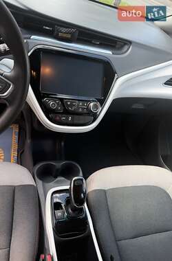 Хэтчбек Chevrolet Bolt EV 2016 в 