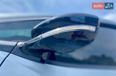 Хэтчбек Chevrolet Bolt EV 2017 в 