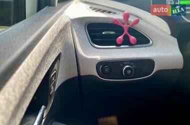 Хэтчбек Chevrolet Bolt EV 2017 в 