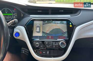 Хэтчбек Chevrolet Bolt EV 2018 в 